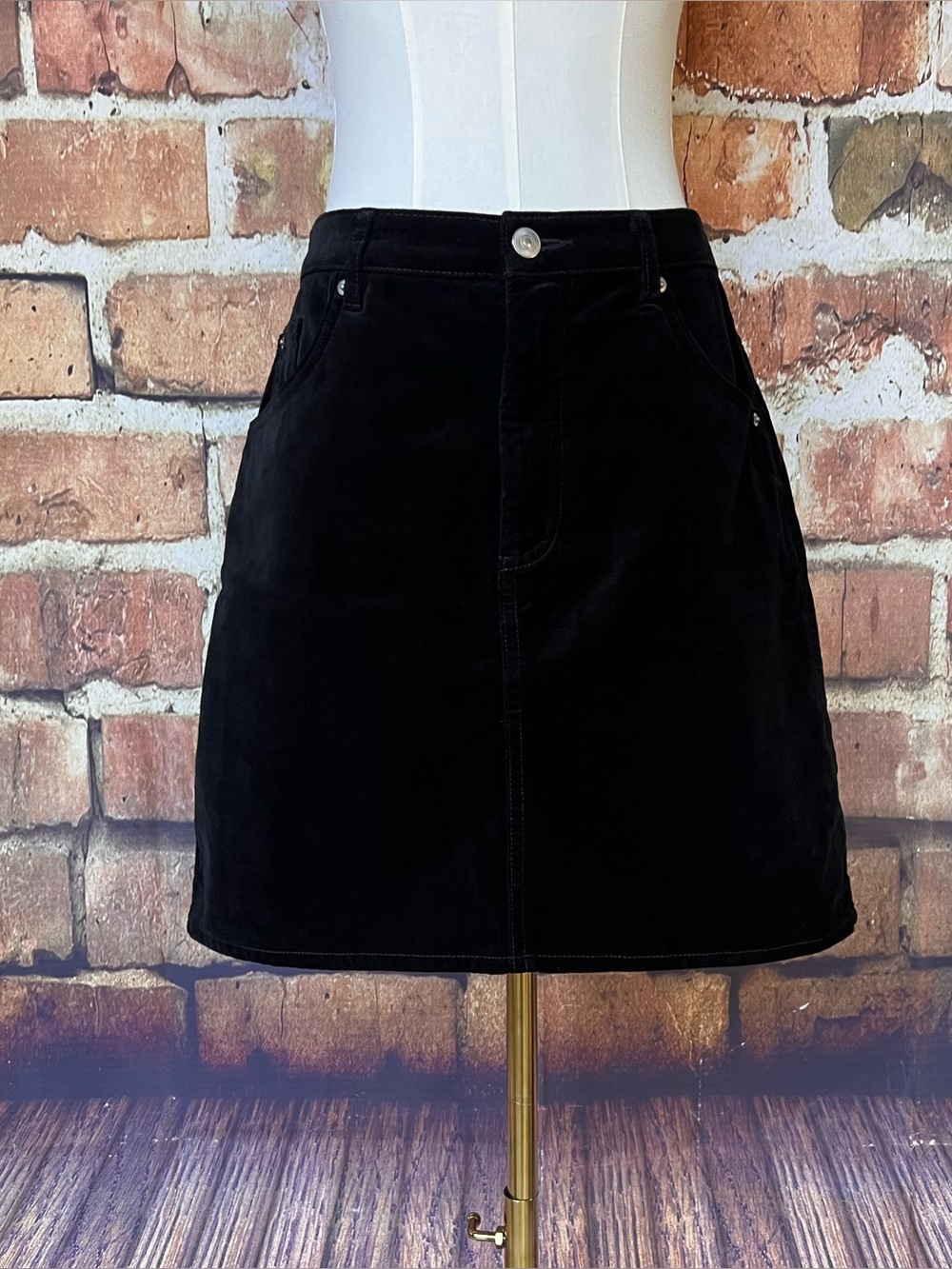 H&M Black Velvet A-Line Mini Skirt with Pockets